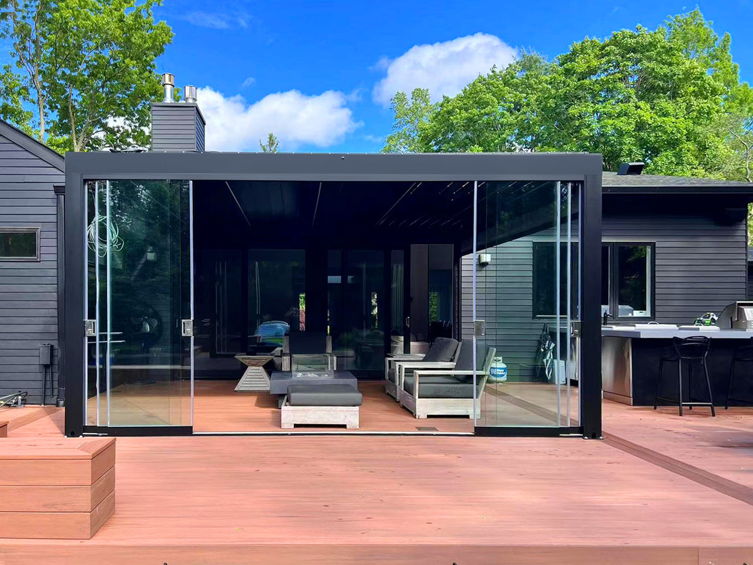 Byron Louvre Pergola